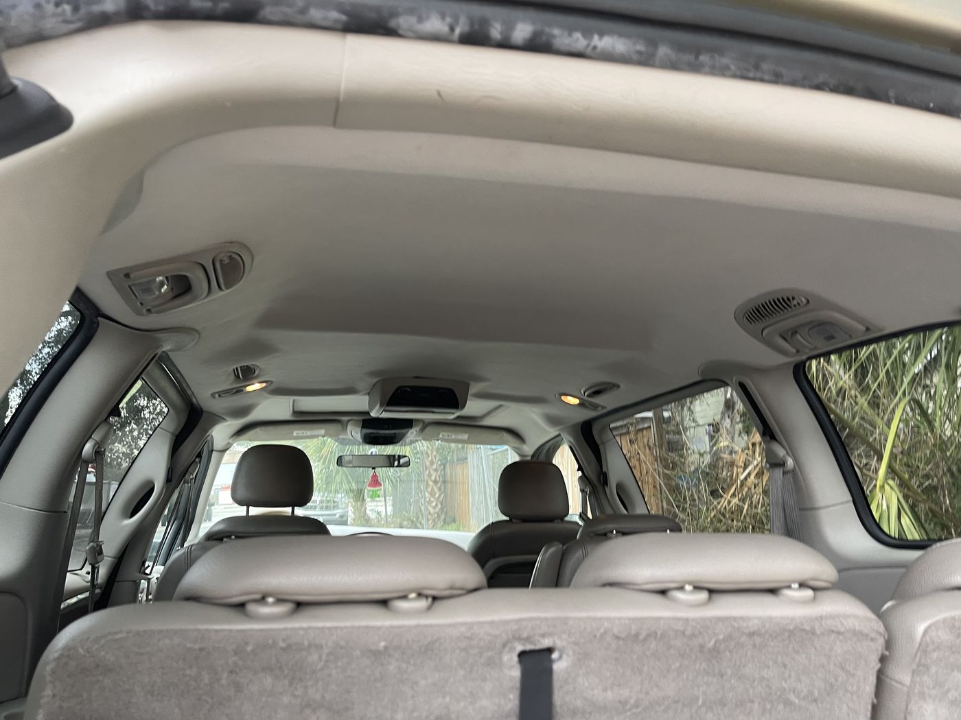 Light gray headliner in an SUV