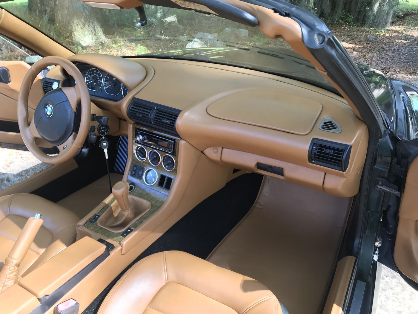 Saddle leather dash in a BMW roadster
